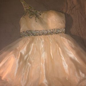 Selling a short prom/homecoming dress.